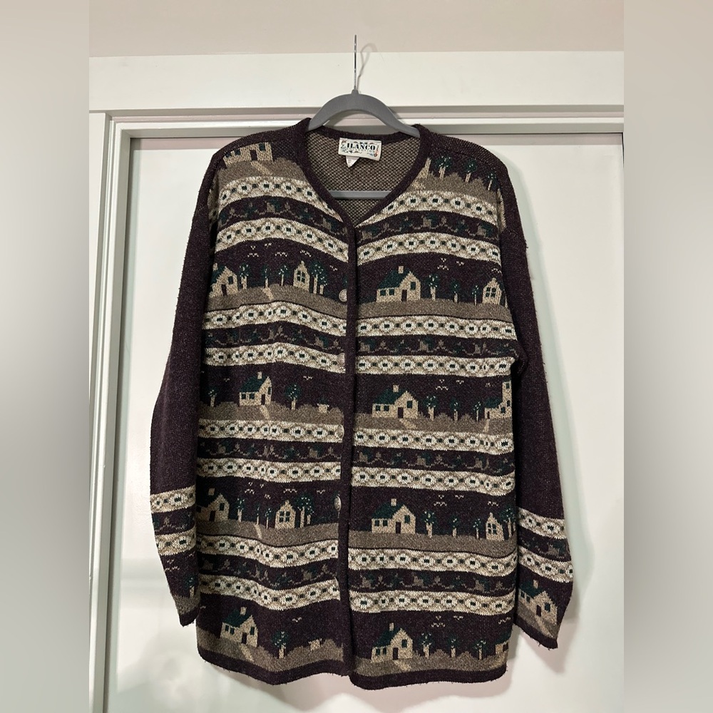 Classic womens Cardigan with House Pattern - Brown and Cream